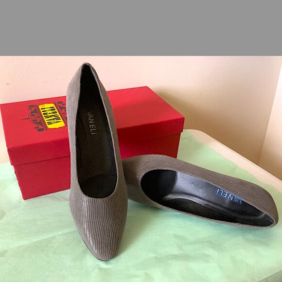Van Eli Gray leather embossed Pumps - Picture 5 of 7